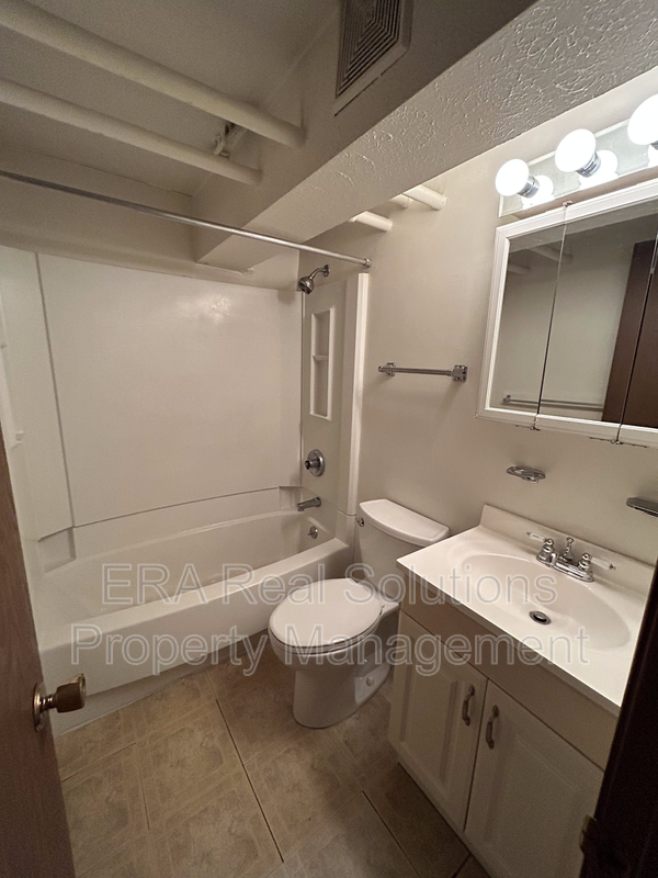 220 Loraine Ave #6 - Photo 5 of 7