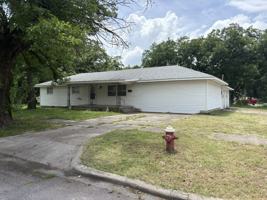 featured image of 928 N Griffin Ave