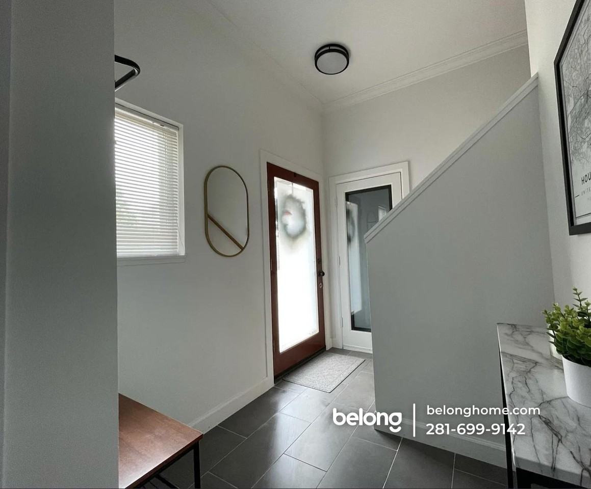 5920 Fairdale Ln #6 - Photo 3 of 6