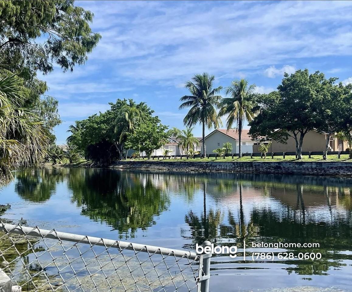 17650 Nw 77th Ct - Photo 2 of 3