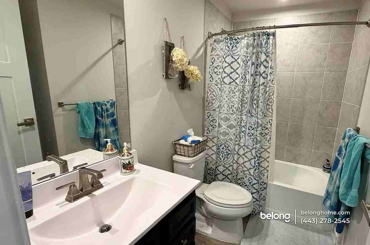 6032 Goshawk St - Photo 4 of 9