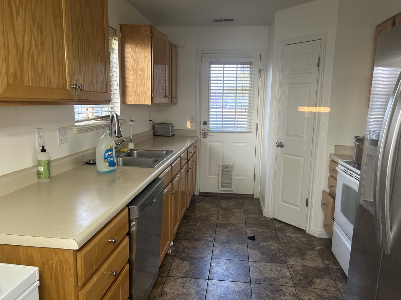 923 S 1850 W #TH - Photo 6 of 11