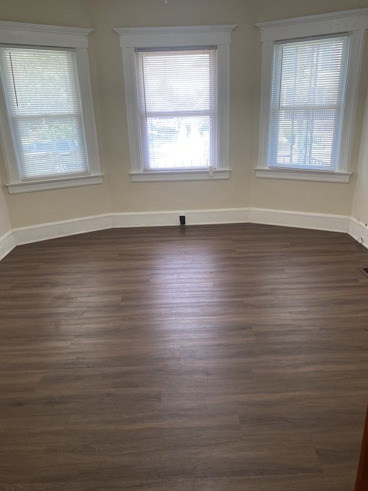 429 Hancock St #NA - Photo 2 of 10