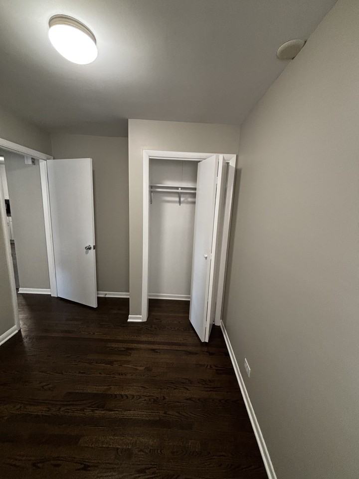 12132 S Michigan Ave - Photo 6 of 11