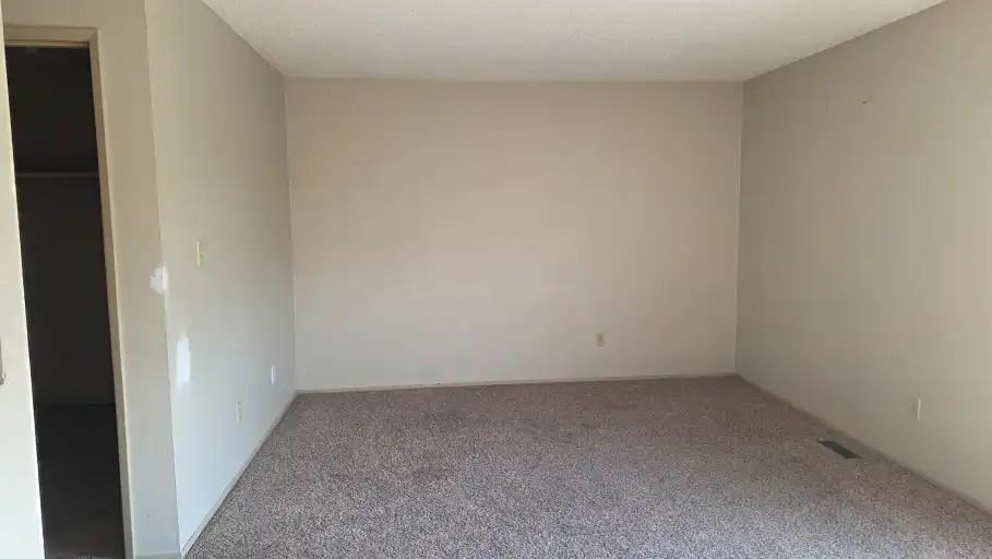 53 Eastman Cres #C - Photo 5 of 13