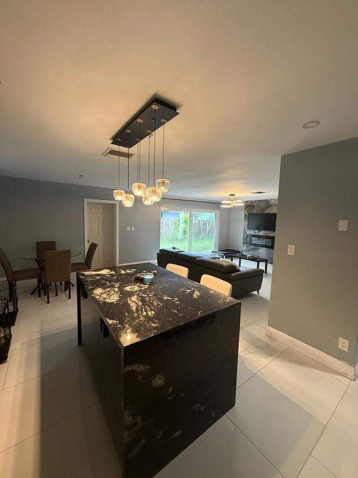 9321 Nw 35th Mnr - Photo 2 of 24