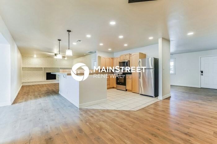 1335 E Ellis Cir - Photo 5 of 16