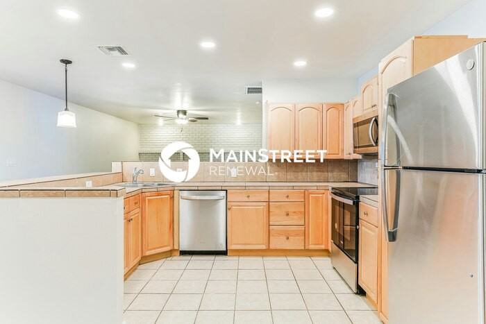 1335 E Ellis Cir - Photo 6 of 16