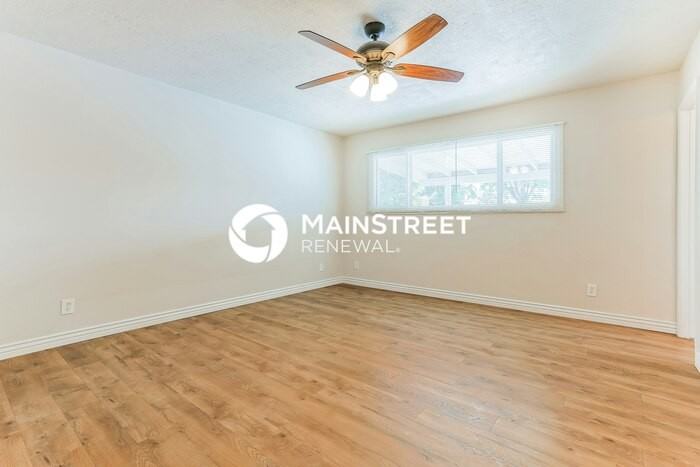 1335 E Ellis Cir - Photo 7 of 16