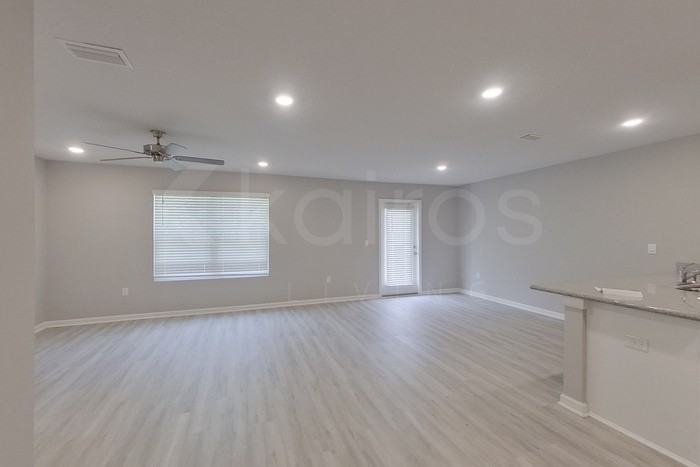 305 Monarch Ln - Photo 2 of 23