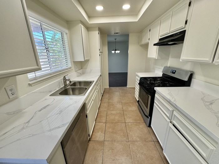 13568 Poppy Pl - Photo 2 of 14