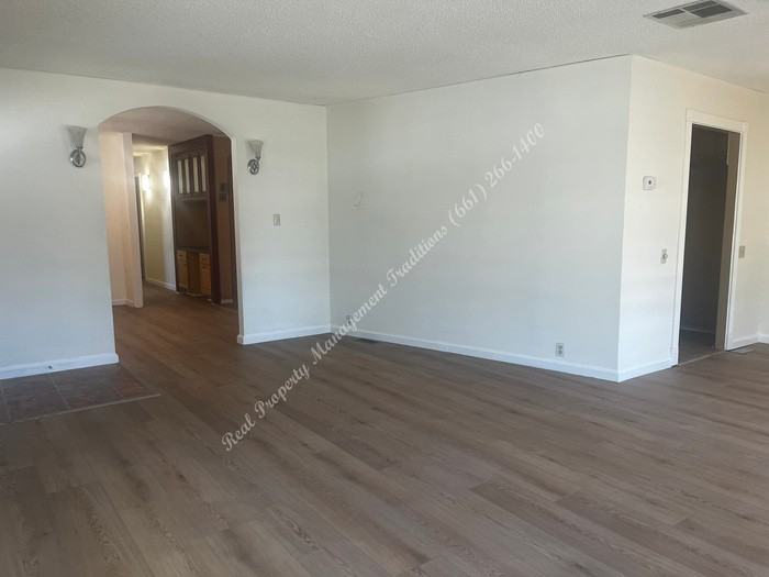 2804 Park Ave - Photo 3 of 20