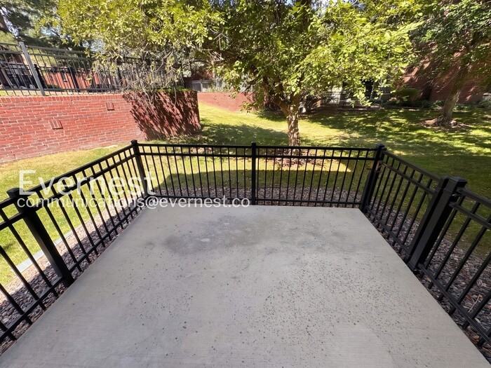 194 S Holman Way - Photo 3 of 35