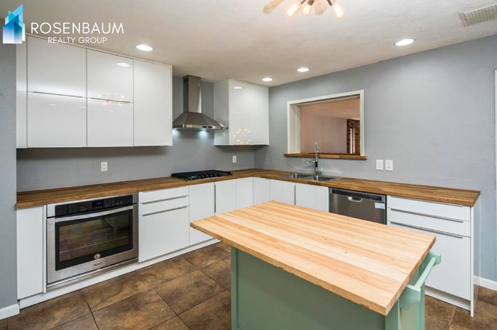 1508 W Capri Ave - Photo 4 of 10