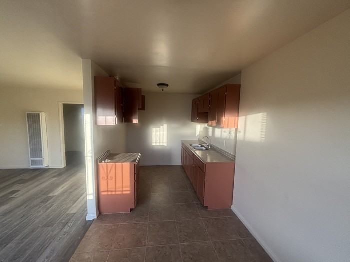 626 W 75th St - Photo 3 of 10