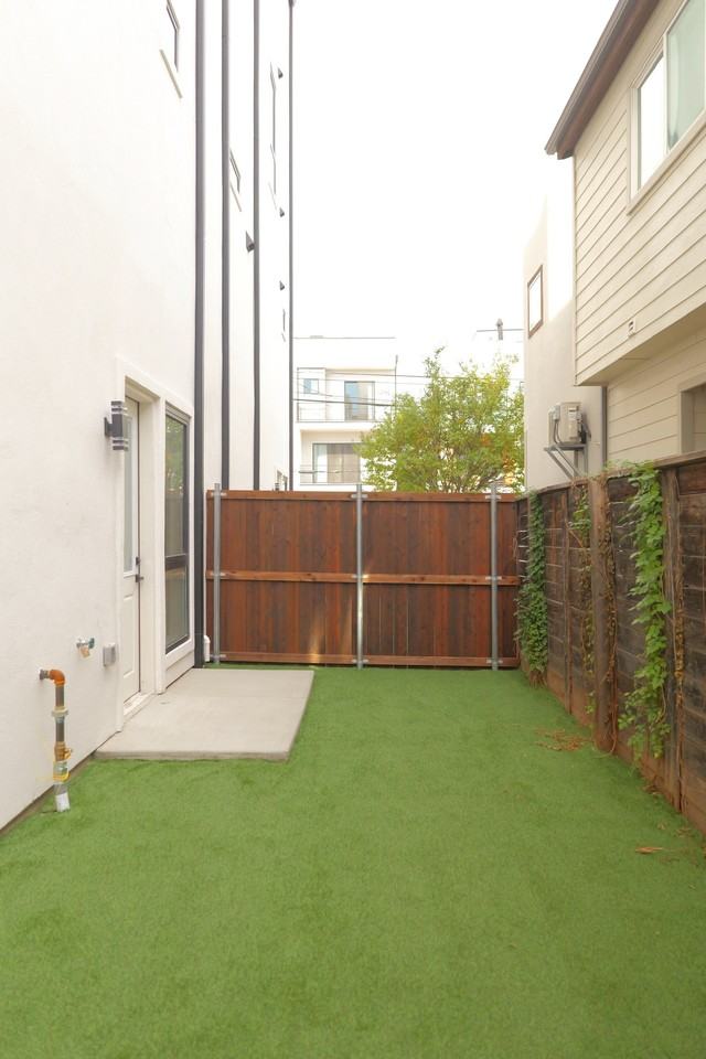 4200 Munger Ave #1 - Photo 3 of 15