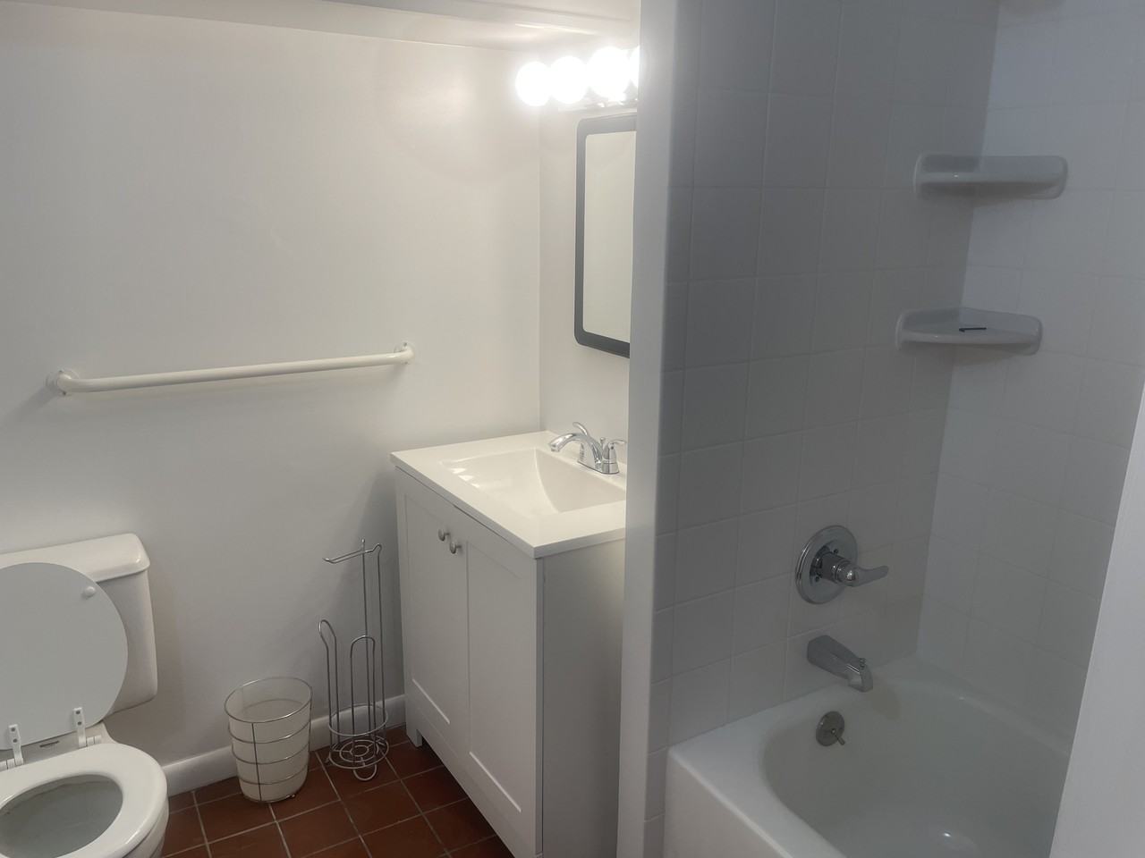 1712 Kilbourne Pl Nw #1B - Photo 5 of 6