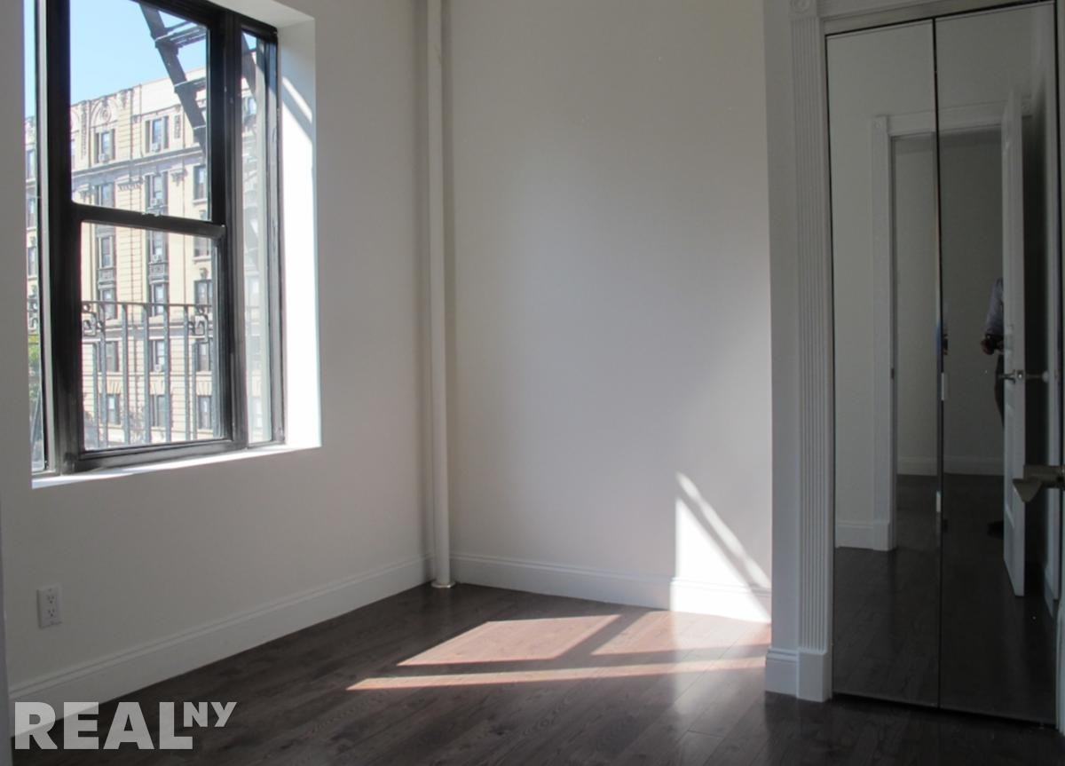 Tiemann Pl #3C - Photo 5 of 7