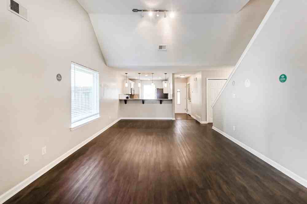 277 Gaslight Cv - Photo 6 of 17