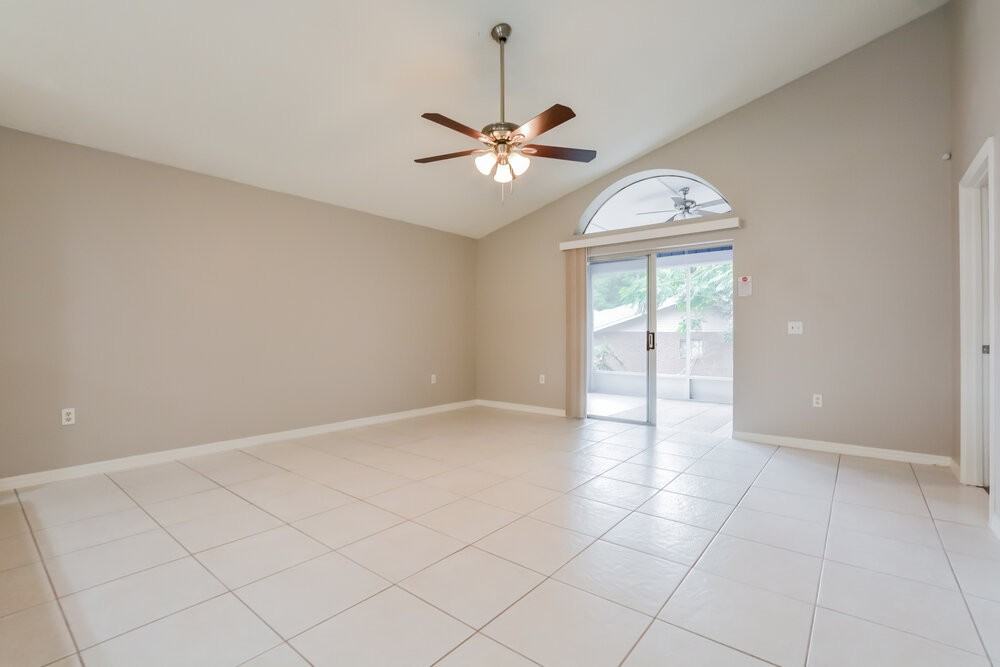 2649 Winchester Cir - Photo 3 of 16