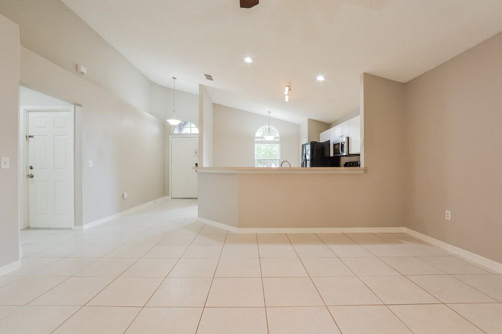 2649 Winchester Cir - Photo 4 of 16