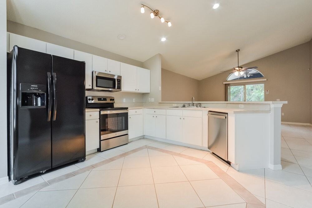 2649 Winchester Cir - Photo 5 of 16