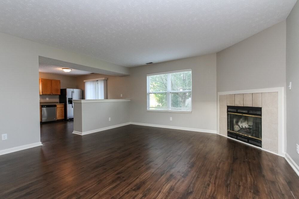 5885 Gadsen Dr - Photo 3 of 15