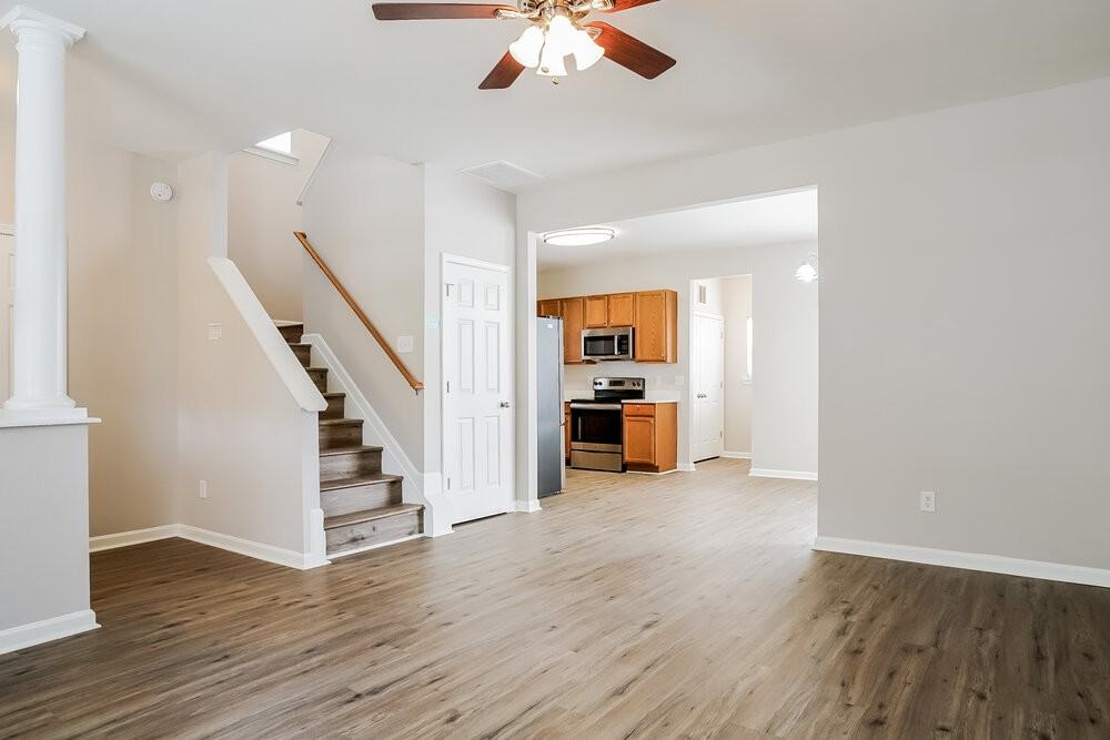 113 Shad Boat Ln - Photo 4 of 17
