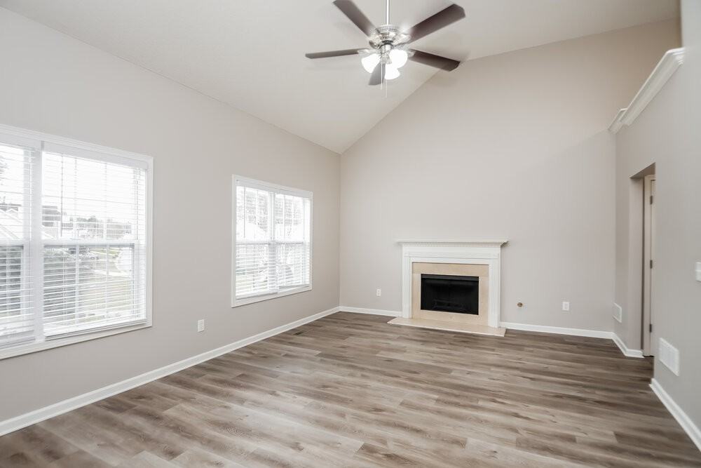 5727 Newnan Cir - Photo 6 of 18