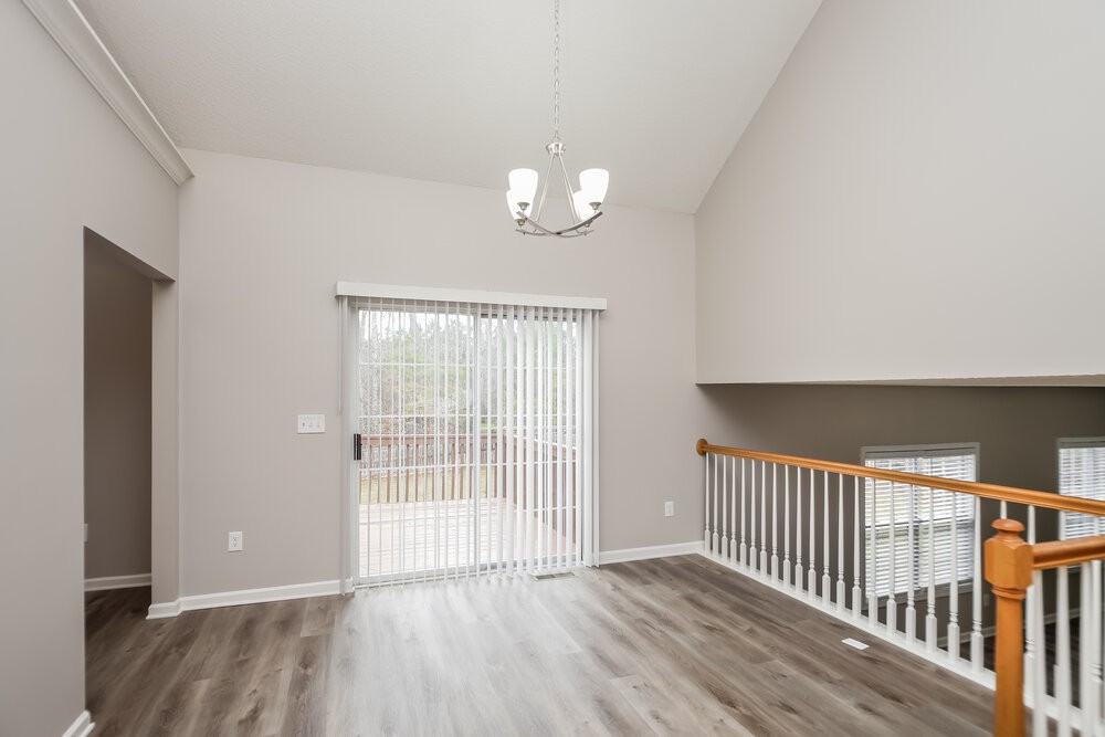 5727 Newnan Cir - Photo 7 of 18