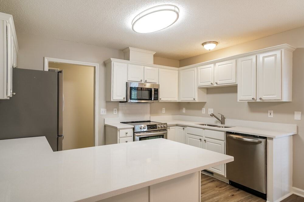 2100 Havering Pl - Photo 7 of 16