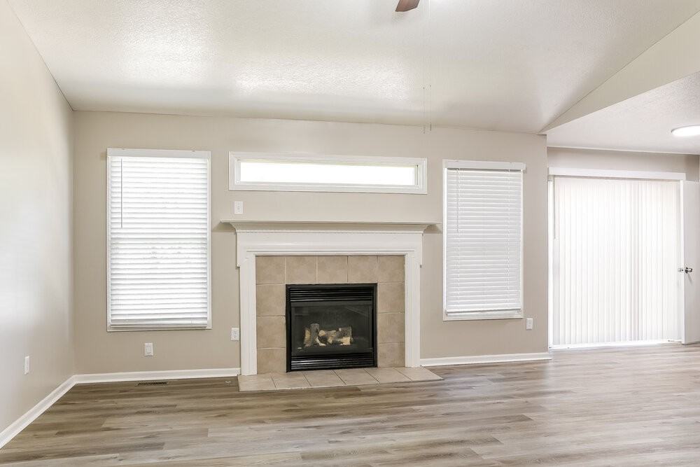 6693 Laburnum Dr - Photo 5 of 17