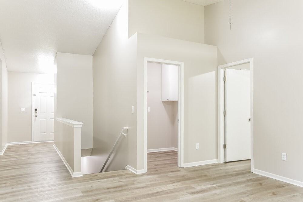 6693 Laburnum Dr - Photo 6 of 17