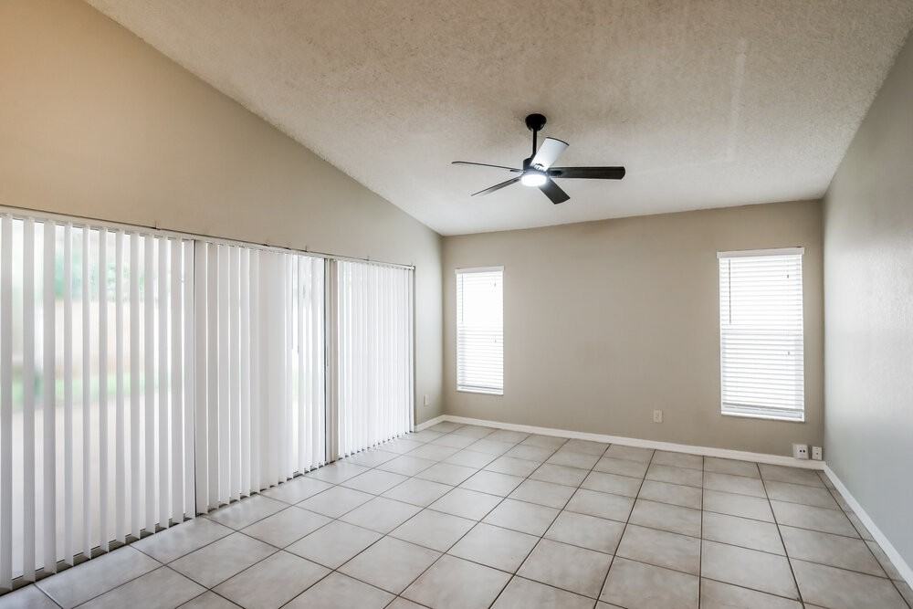 5365 Nw 54th St - Photo 4 of 16