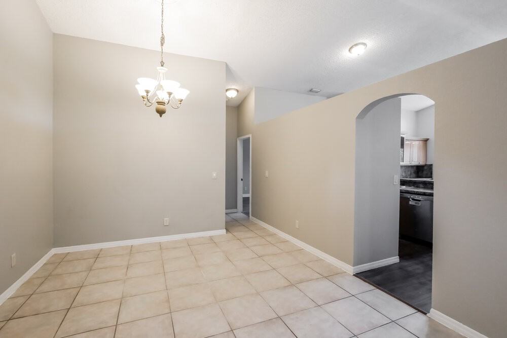 5365 Nw 54th St - Photo 6 of 16