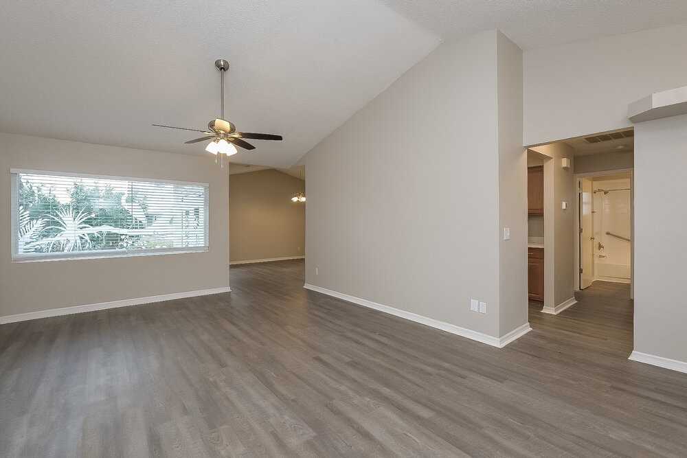 4360 Grandwood Ln - Photo 3 of 16