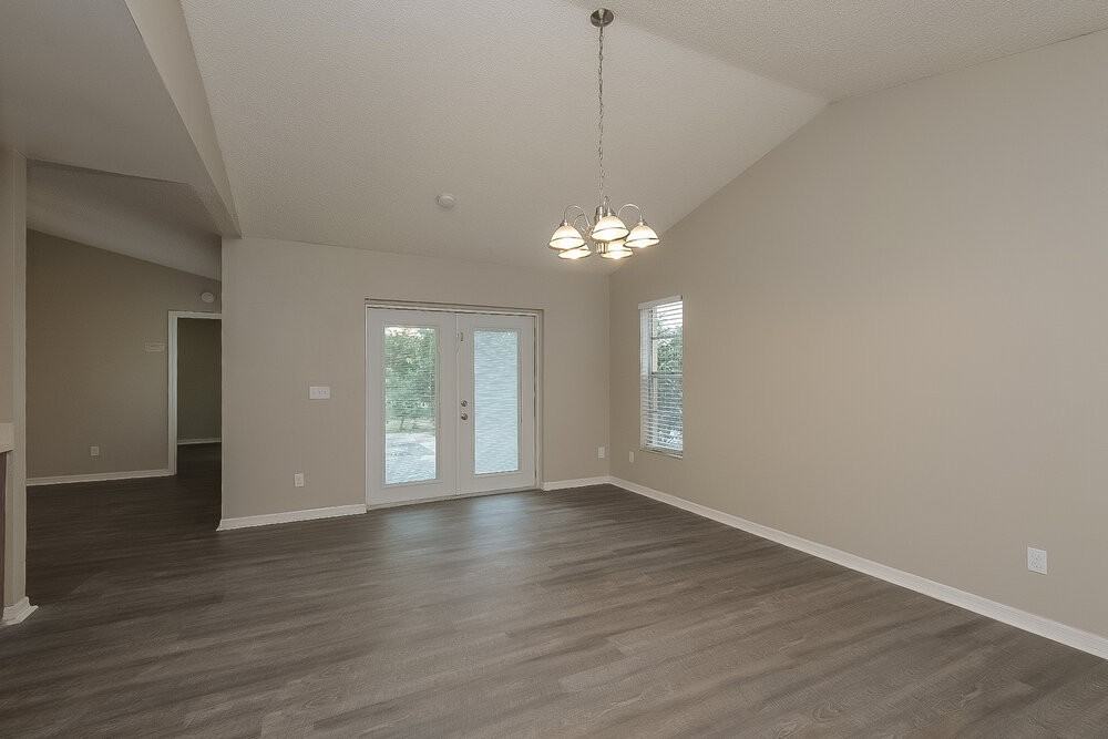 4360 Grandwood Ln - Photo 6 of 16
