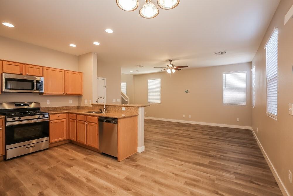 8508 Pitney Ave - Photo 7 of 17