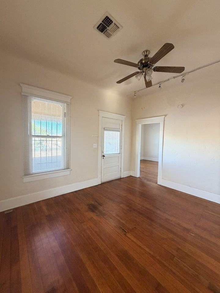 916 N 8th St #1 - Photo 2 of 23