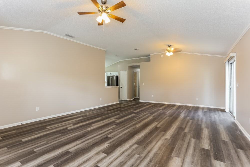 3030 Caroline Crest Dr E - Photo 3 of 16