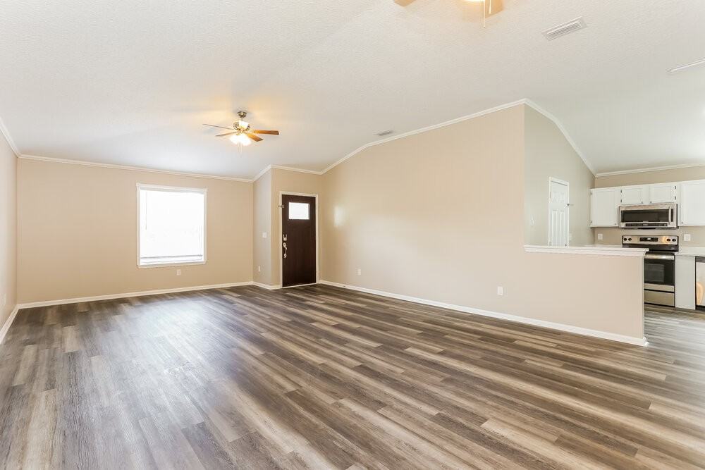 3030 Caroline Crest Dr E - Photo 5 of 16