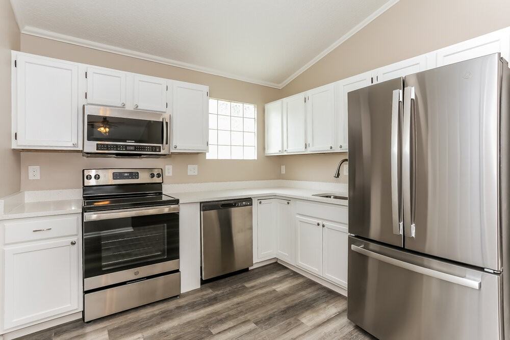 3030 Caroline Crest Dr E - Photo 6 of 16