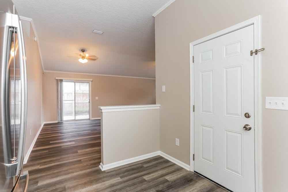 3030 Caroline Crest Dr E - Photo 7 of 16