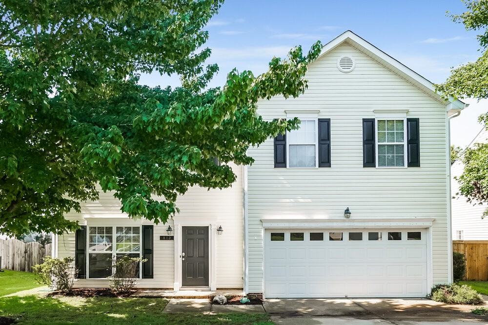 813 Stackhurst Way