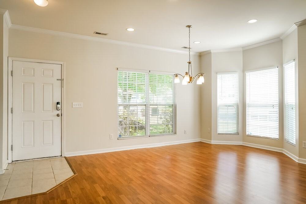813 Stackhurst Way - Photo 6 of 17