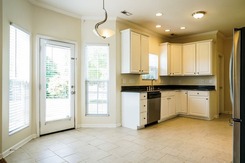 813 Stackhurst Way - Photo 7 of 17