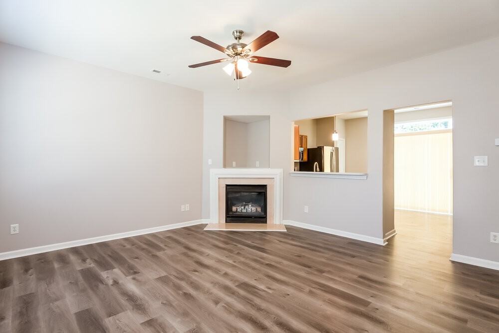 2643 Oasis Ln - Photo 4 of 17