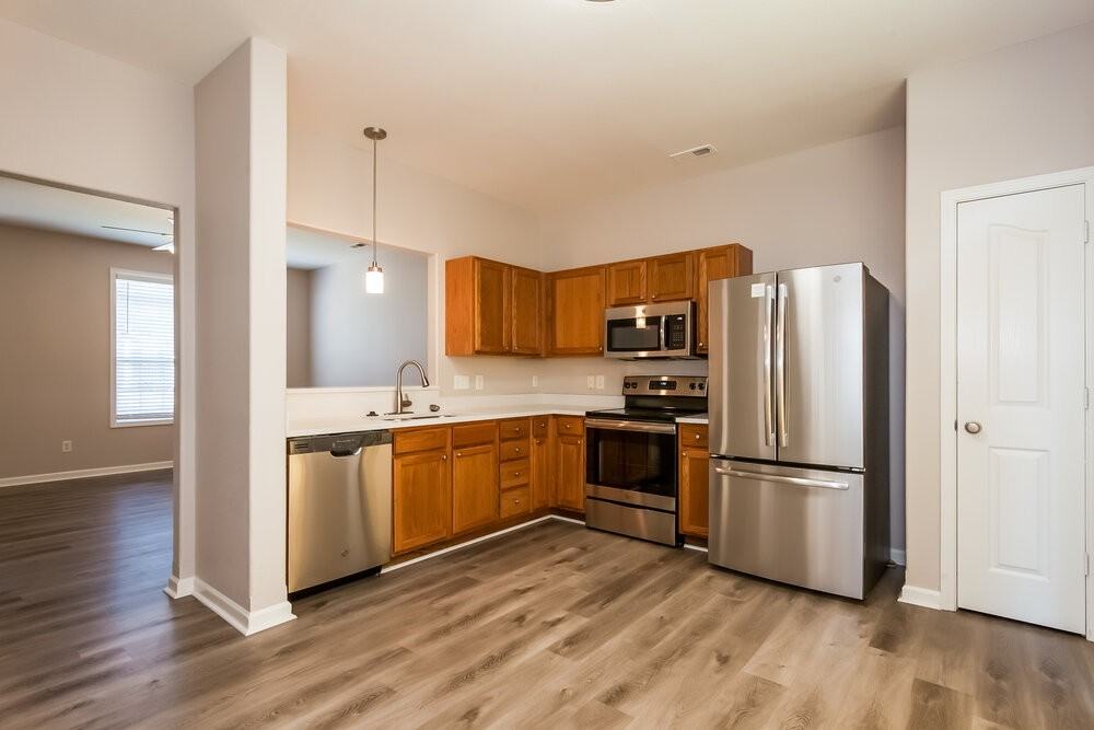 2643 Oasis Ln - Photo 6 of 17