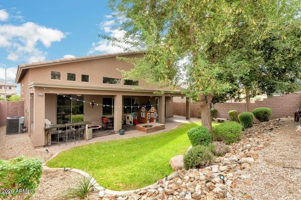 2244 W Spur Dr - Photo 2 of 14