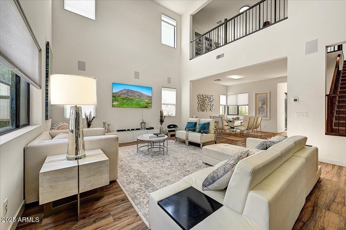 829 E Monte Way - Photo 2 of 45